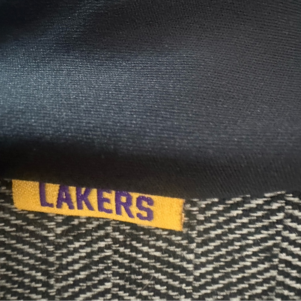 Los Angeles Lakers long sleeve zip up sweater - Picture 4 of 4